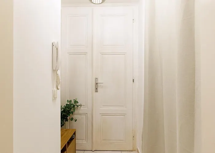 Centrally Located Prater With Air Condition Apartament *
